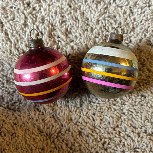 Box of vintage ornaments - Picture 13 of 15